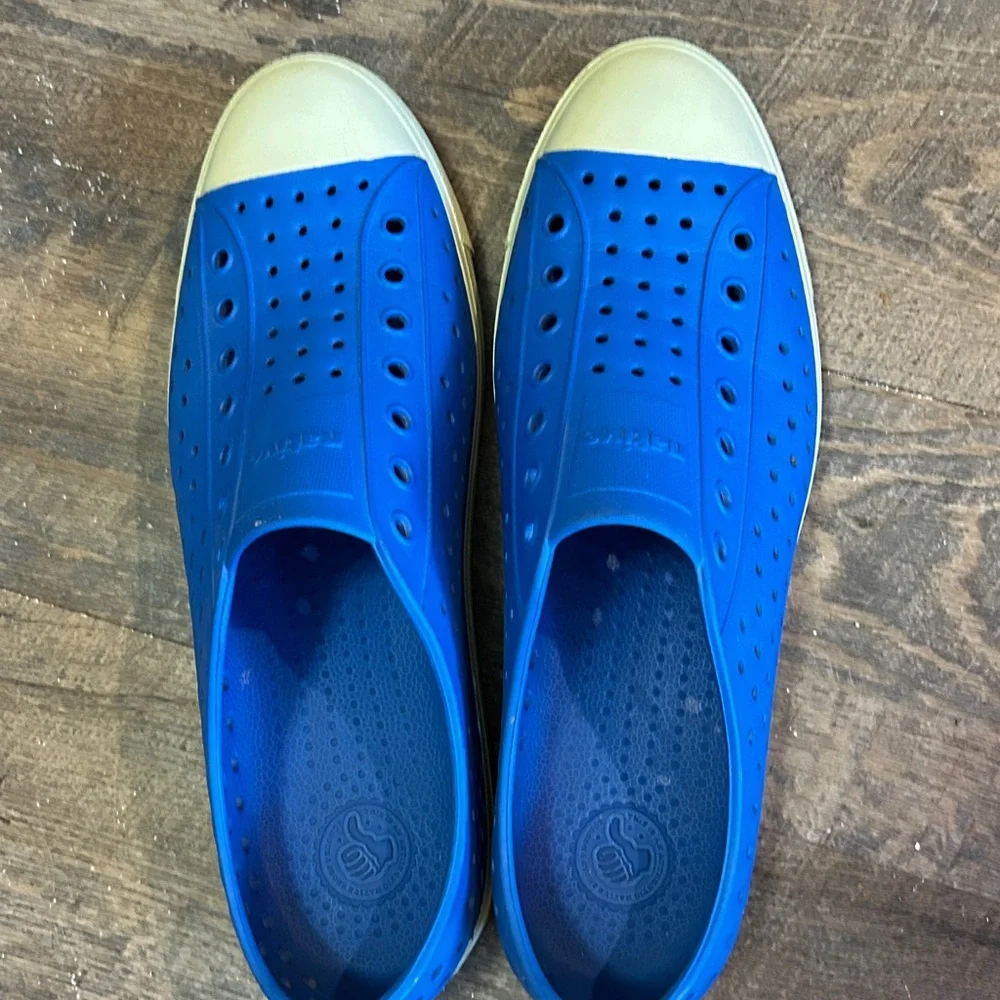 Native Jefferson Blue Perforated Slip-On ‎ Cream Rubber Toe Cap Size Men’s 11